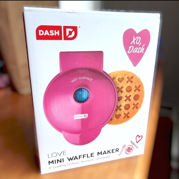 Dash Mini Waffle Maker - Picture 8 of 8